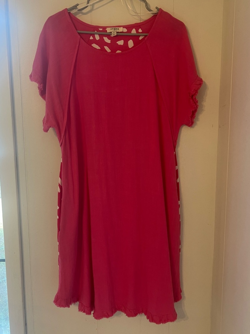 Umgee Bright Pink Short Sleeve Tunic with Side Cutouts